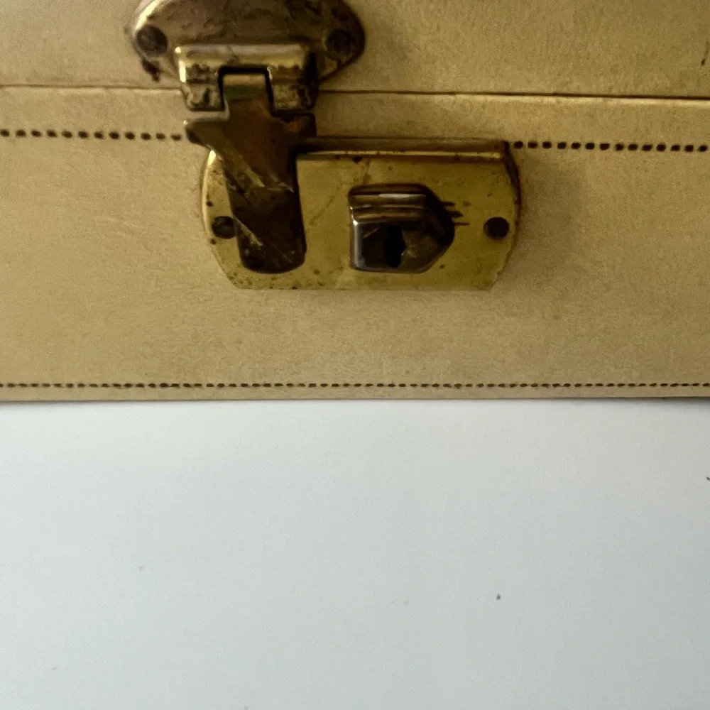 MELE vintage mid-century cream and gold fleur de lis jewelry box